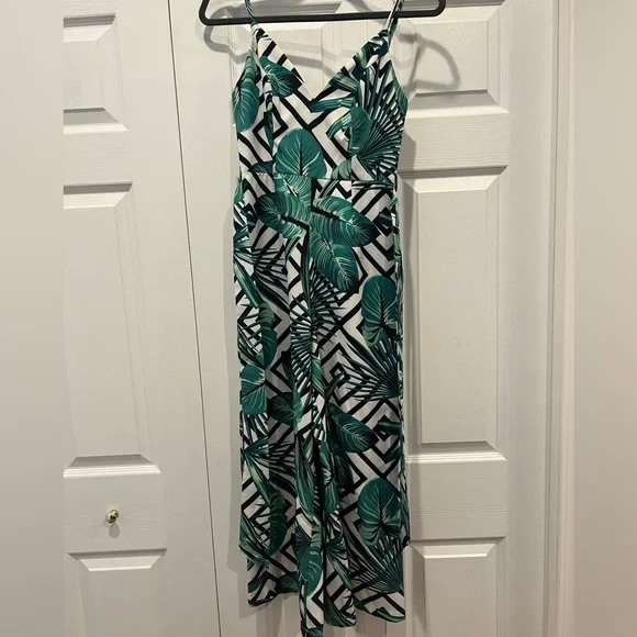 Akira Leaf Print Jumper - Picture 3 of 5